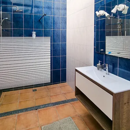 Quinta Sarnadela - Private With Shared Kitchen